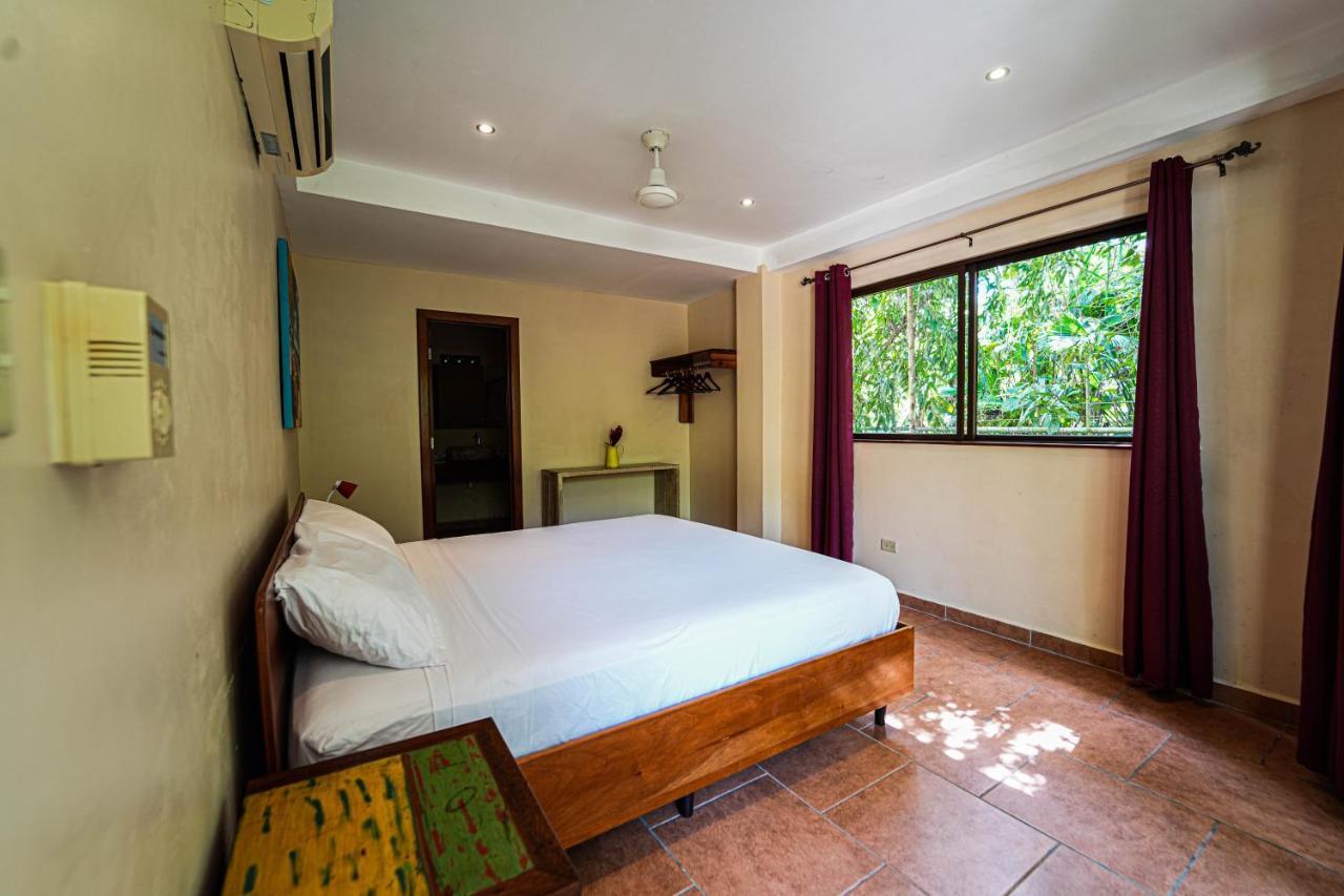 Bed and Breakfast Sol Y Sombra Bocas del Toro Exterior foto